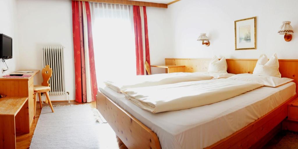 Hotel Laserz Lienz Zimmer foto